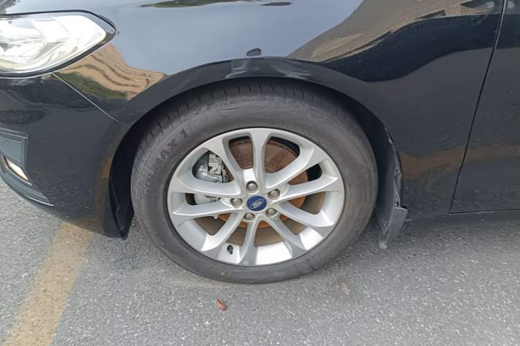 Used Ford Mondeo 2020 EcoBoost 180 Stylish Model Left Front Wheel Hub