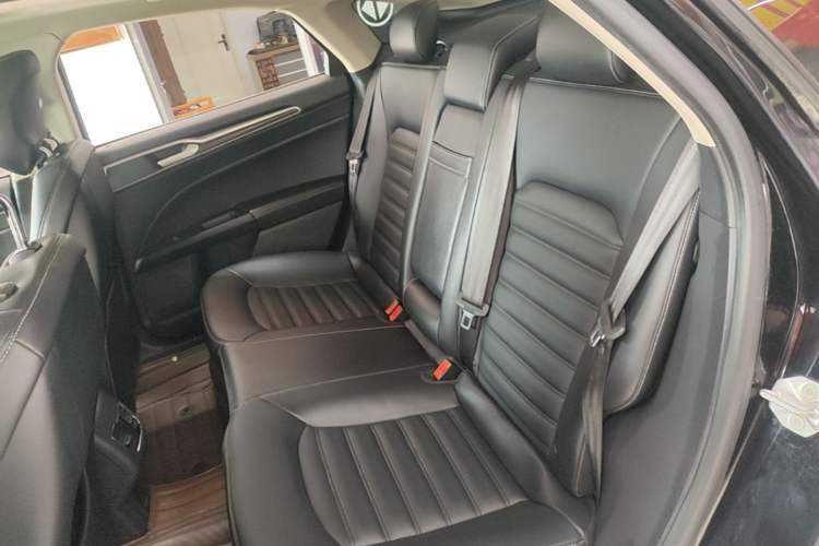 Used Ford Mondeo 2020 EcoBoost 200 Stylish Model Left Rear Seat