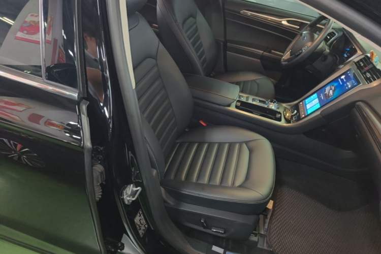 Used Ford Mondeo 2020 EcoBoost 180 Stylish Model Right Front Seat