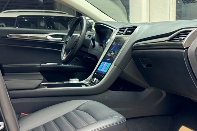 Used Ford Mondeo 2020 EcoBoost 180 Stylish Model Right Front Seat