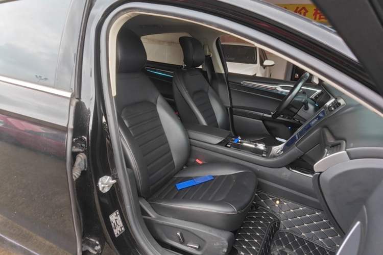 Used Ford Mondeo 2020 EcoBoost 180 Stylish Model Right Front Seat