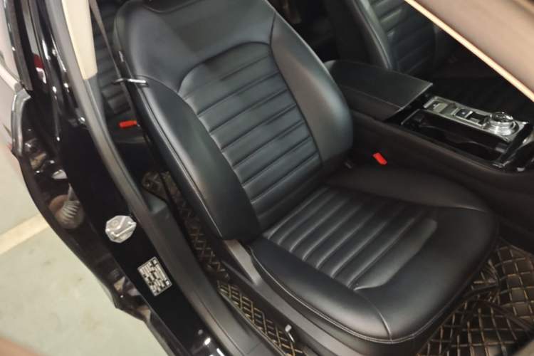 Used Ford Mondeo 2020 EcoBoost 180 Stylish Model Right Front Seat