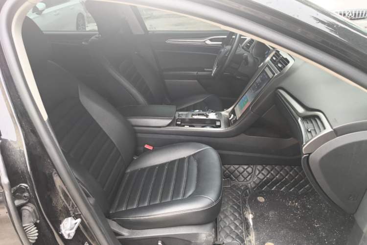 Used Ford Mondeo 2020 EcoBoost 180 Stylish Model Right Front Seat