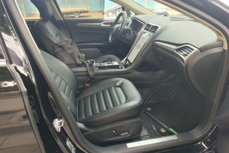 Used Ford Mondeo 2020 EcoBoost 180 Stylish Model Right Front Seat