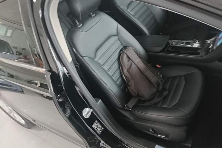 Used Ford Mondeo 2020 EcoBoost 180 Stylish Model Right Front Seat