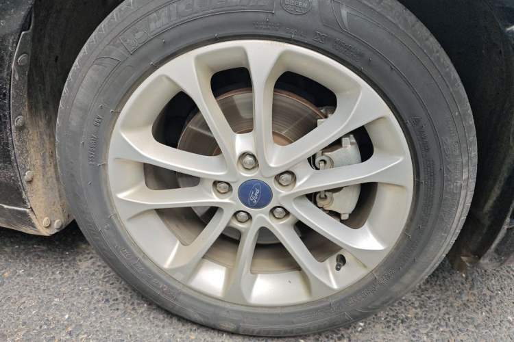 Used Ford Mondeo 2020 EcoBoost 180 Stylish Model Right Front Wheel Hub