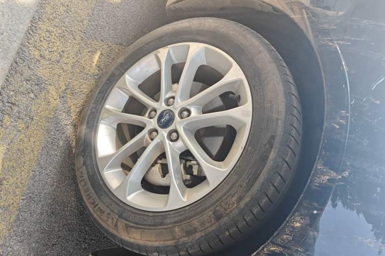 Used Ford Mondeo 2020 EcoBoost 180 Stylish Model Right Front Wheel Hub