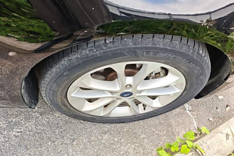 Used Ford Mondeo 2020 EcoBoost 180 Stylish Model Right Front Wheel Hub