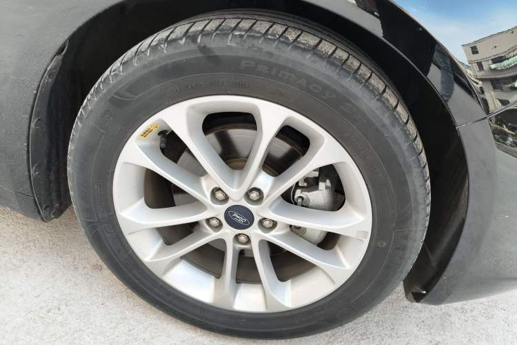Used Ford Mondeo 2020 EcoBoost 180 Stylish Model Right Front Wheel Hub