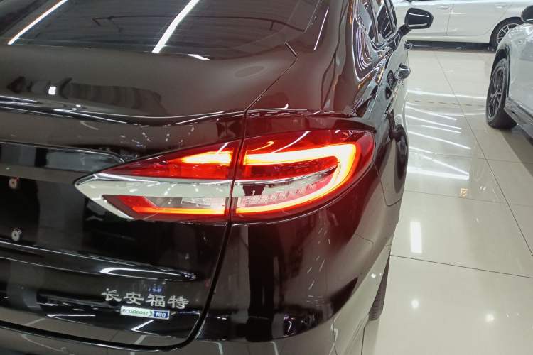 Used Ford Mondeo 2020 EcoBoost 180 Stylish Model Right Rear Taillight