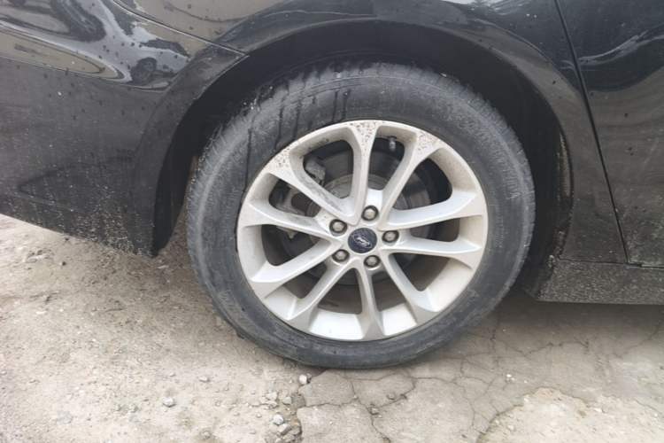 Used Ford Mondeo 2020 EcoBoost 180 Stylish Model Right Rear Wheel Hub