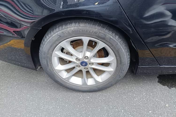 Used Ford Mondeo 2020 EcoBoost 180 Stylish Model Right Rear Wheel Hub