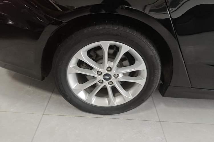 Used Ford Mondeo 2020 EcoBoost 180 Stylish Model Right Rear Wheel Hub