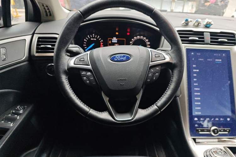 Used Ford Mondeo 2020 EcoBoost 180 Stylish Model Steering Wheel