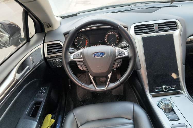 Used Ford Mondeo 2020 EcoBoost 180 Stylish Model Steering Wheel