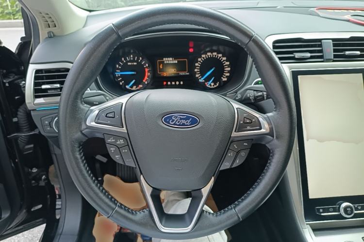 Used Ford Mondeo 2020 EcoBoost 180 Stylish Model Steering Wheel