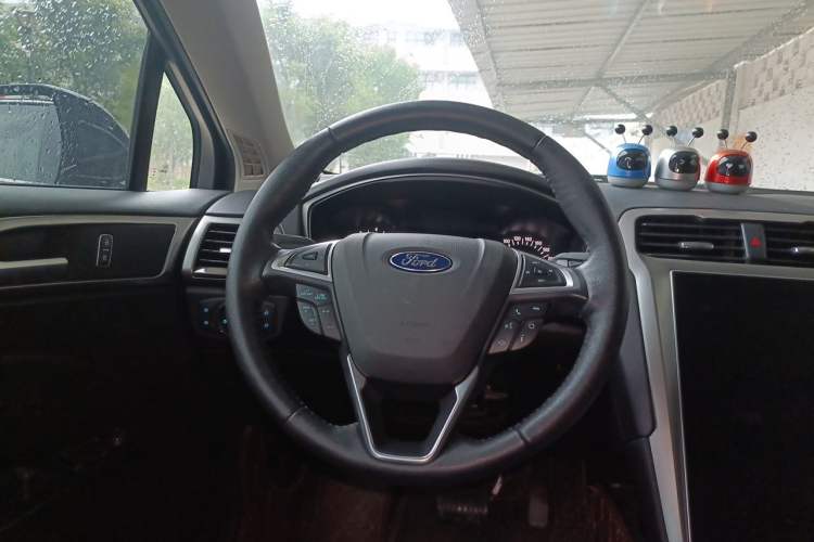 Used Ford Mondeo 2020 EcoBoost 180 Stylish Model Steering Wheel