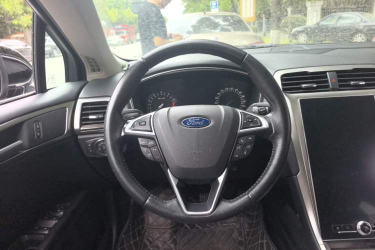 Used Ford Mondeo 2020 EcoBoost 200 Stylish Model Steering Wheel