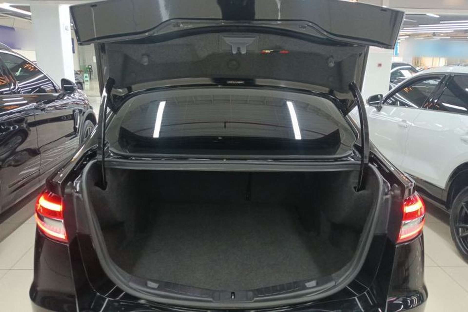 Used Ford Mondeo 2020 EcoBoost 180 Stylish Model Trunk