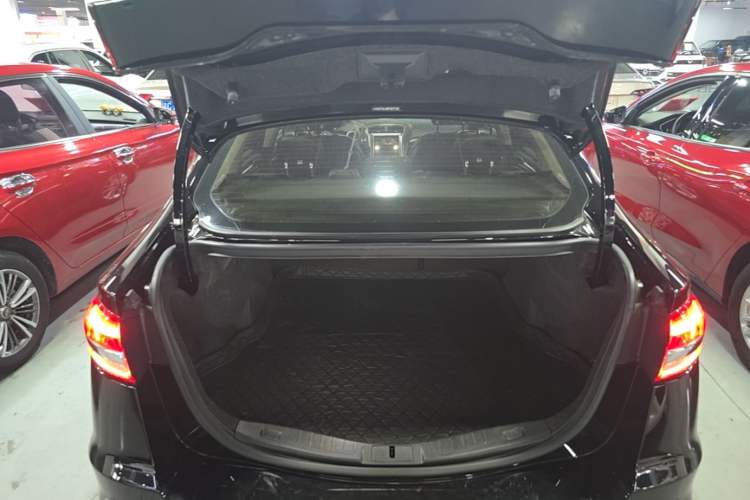 Used Ford Mondeo 2020 EcoBoost 180 Stylish Model Trunk