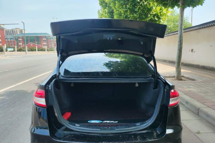 Used Ford Mondeo 2020 EcoBoost 180 Stylish Model Trunk