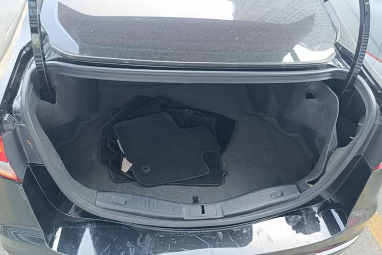 Used Ford Mondeo 2020 EcoBoost 180 Stylish Model Trunk