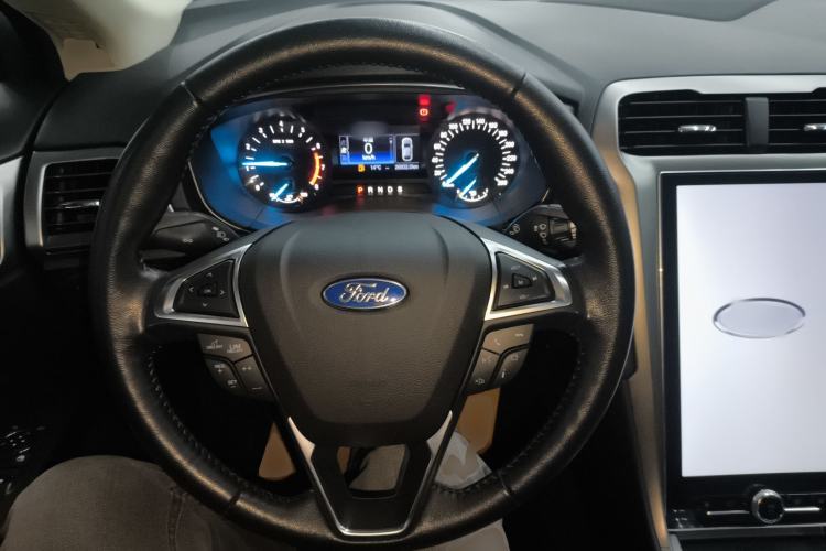 Used Ford Mondeo 2020 EcoBoost 180 Stylish Model Center Console