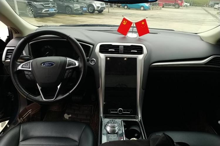 Used Ford Mondeo 2020 EcoBoost 180 Stylish Model Center Console