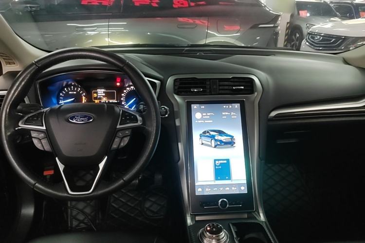 Used Ford Mondeo 2020 EcoBoost 180 Stylish Model Center Console