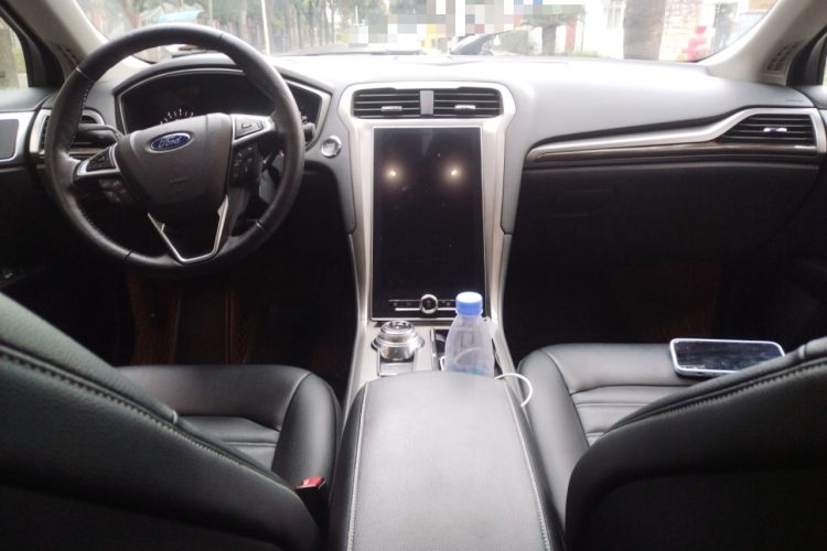 Used Ford Mondeo 2020 EcoBoost 180 Stylish Model Center Console