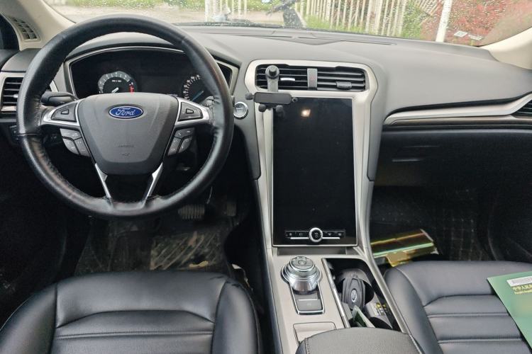 Used Ford Mondeo 2020 EcoBoost 180 Stylish Model Center Console