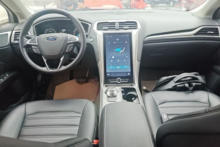 Used Ford Mondeo 2020 EcoBoost 180 Stylish Model Center Console