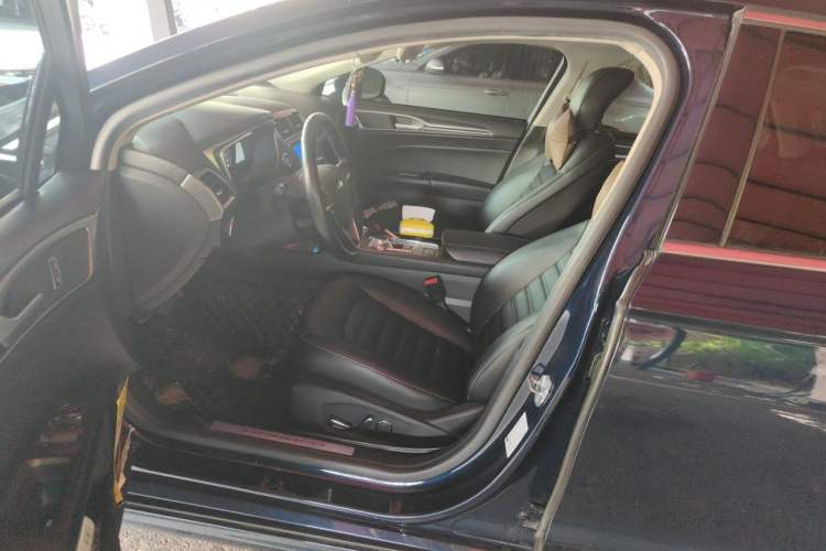 Used Ford Mondeo 2020 EcoBoost 200 Luxury Model Driver Seat