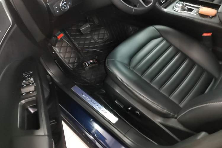 Used Ford Mondeo 2020 EcoBoost 180 Stylish Model Driver Seat
