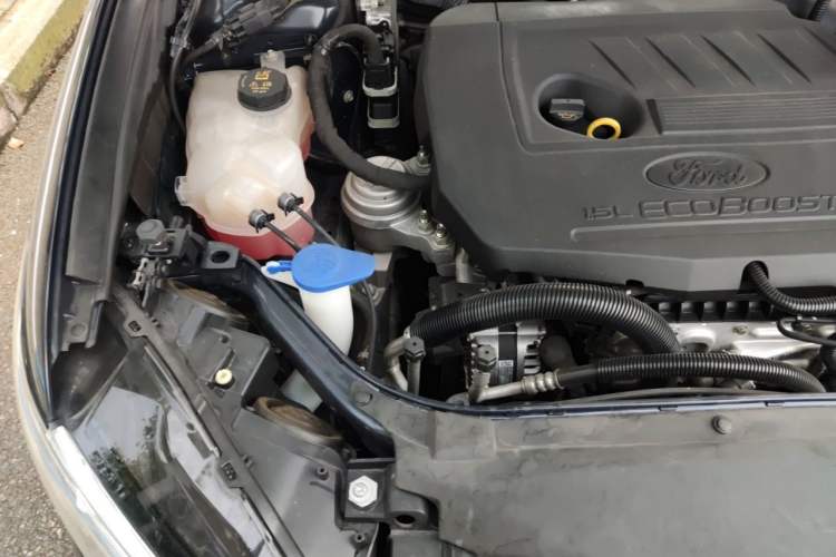 Used Ford Mondeo 2020 EcoBoost 180 Stylish Model Engine Bay Right