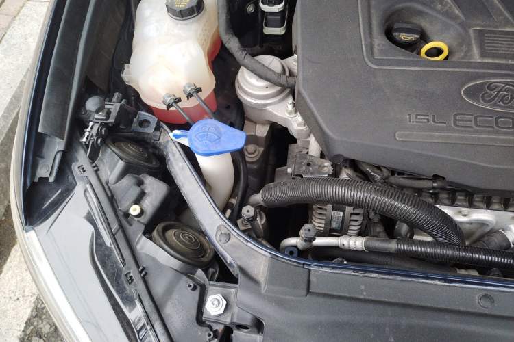 Used Ford Mondeo 2020 EcoBoost 180 Stylish Model Engine Bay Right