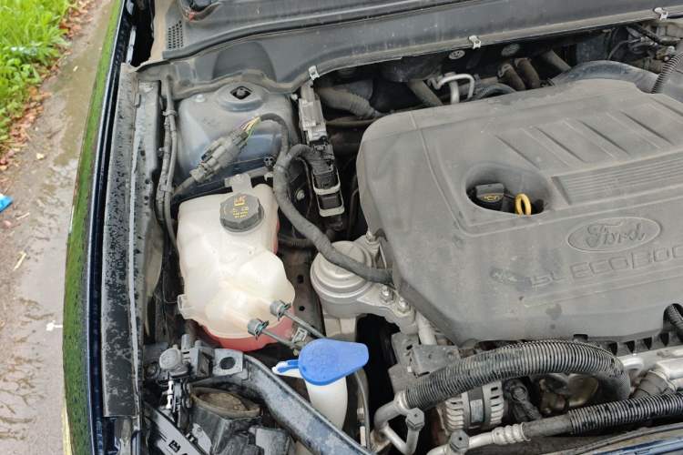 Used Ford Mondeo 2020 EcoBoost 180 Stylish Model Engine Bay Right