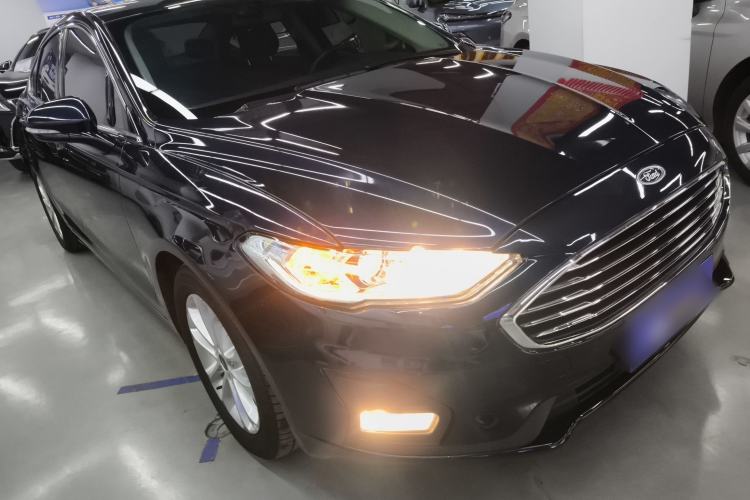 Used Ford Mondeo 2020 EcoBoost 180 Stylish Model Front Right 45 Deg