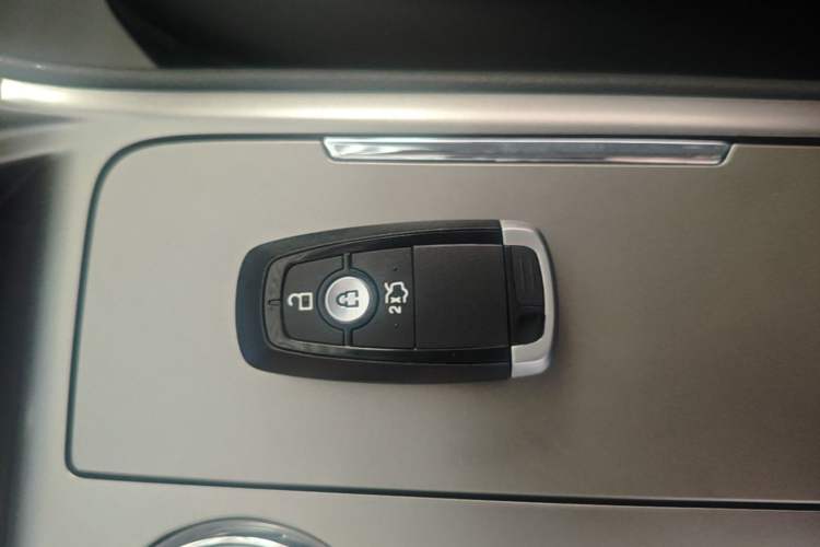 Used Ford Mondeo 2020 EcoBoost 180 Stylish Model Interior 1