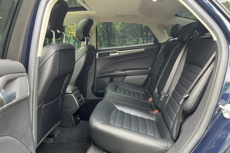 Used Ford Mondeo 2020 EcoBoost 180 Stylish Model Interior 1