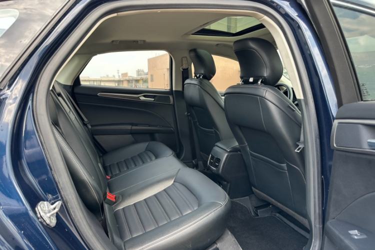 Used Ford Mondeo 2020 EcoBoost 180 Stylish Model Interior 1
