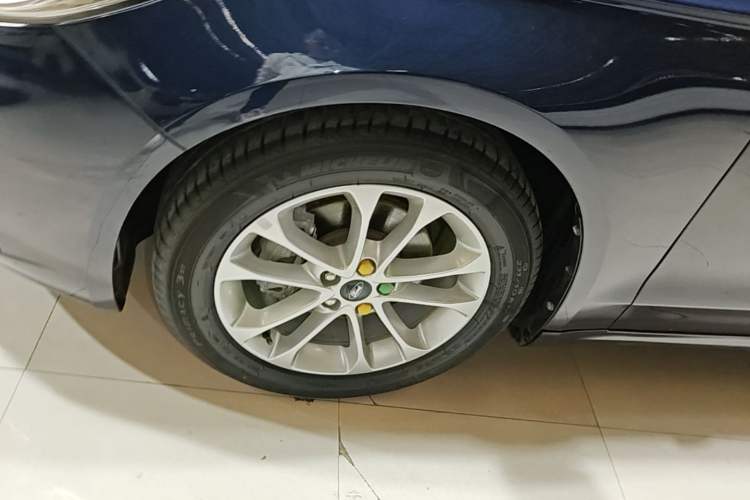 Used Ford Mondeo 2020 EcoBoost 180 Stylish Model Left Front Wheel Hub