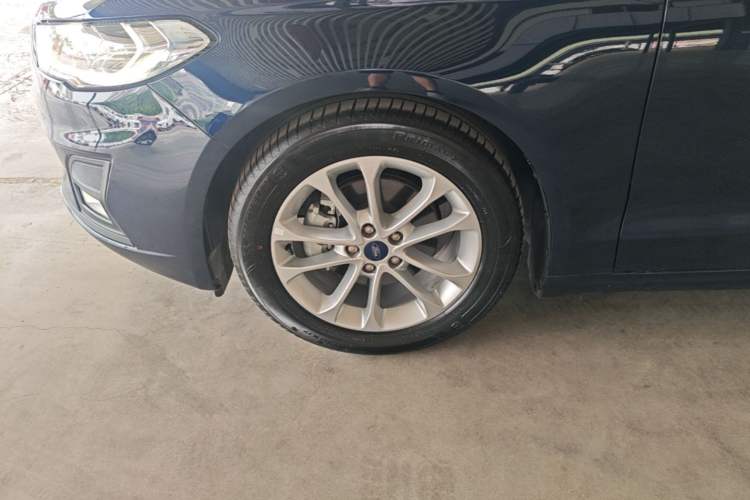 Used Ford Mondeo 2020 EcoBoost 180 Stylish Model Left Front Wheel Hub