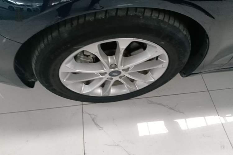 Used Ford Mondeo 2020 EcoBoost 180 Stylish Model Left Front Wheel Hub