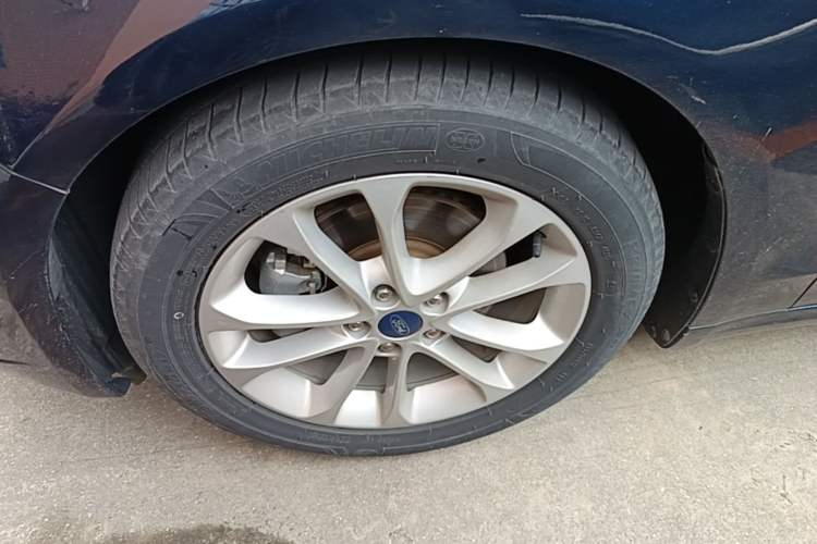 Used Ford Mondeo 2020 EcoBoost 180 Stylish Model Left Front Wheel Hub