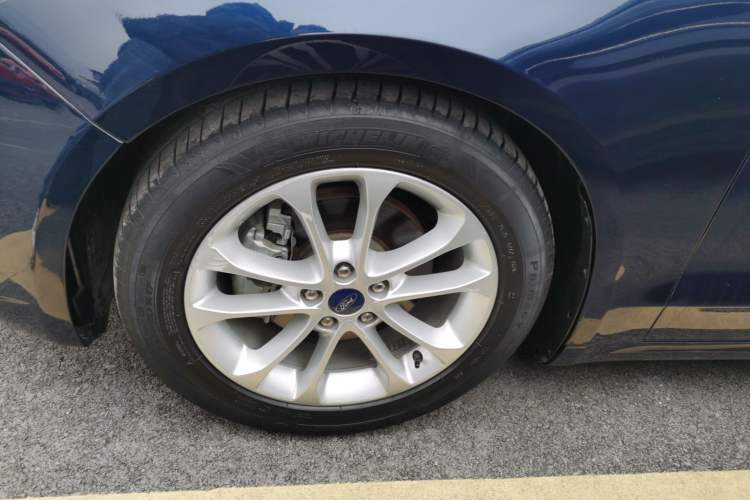 Used Ford Mondeo 2020 EcoBoost 180 Stylish Model Left Front Wheel Hub