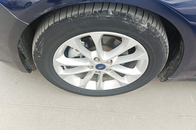 Used Ford Mondeo 2020 EcoBoost 180 Stylish Model Left Front Wheel Hub