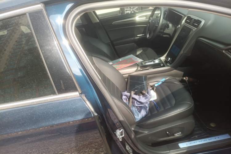Used Ford Mondeo 2020 EcoBoost 180 Stylish Model Right Front Seat