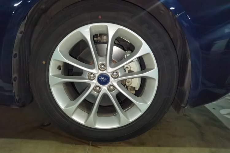 Used Ford Mondeo 2020 EcoBoost 200 Stylish Model Right Front Wheel Hub