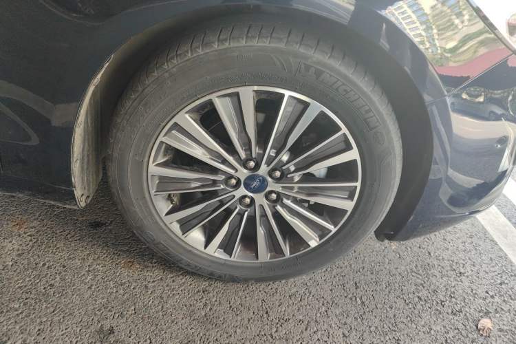 Used Ford Mondeo 2020 EcoBoost 200 Luxury Model Right Front Wheel Hub